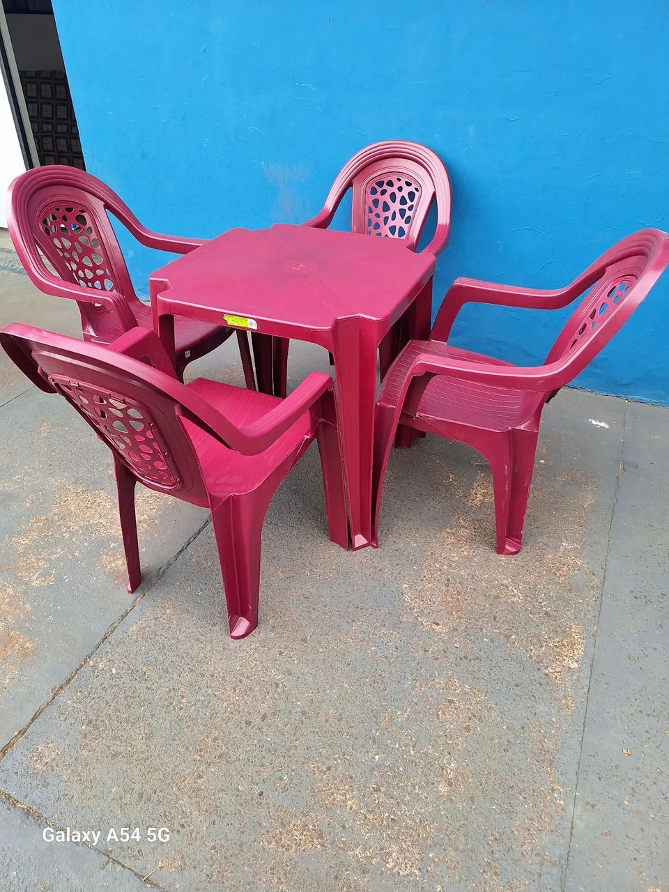 Conjunto Mesa e Cadeiras de Plástico 154kg - Foto 2