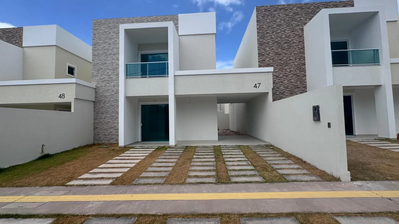 Casa à Venda em Condomínio na Praia do Meio  Conforto e Tranquilidade no Araçagy!