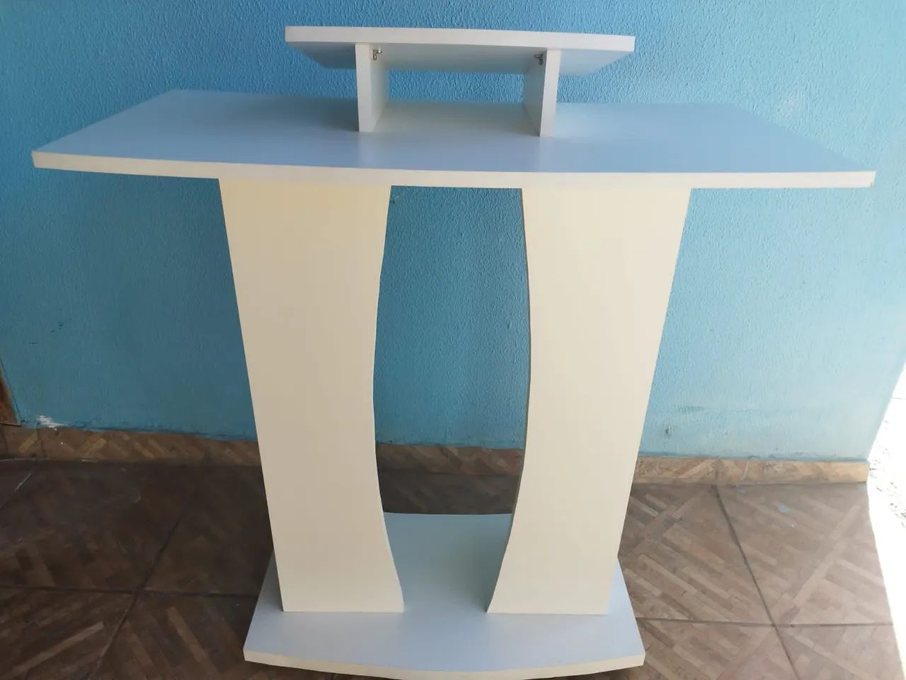 Púlpito novo em madeira MDF, cor branco
