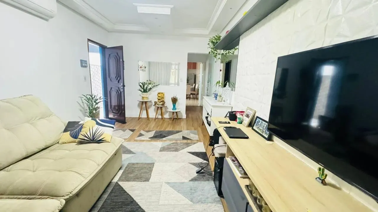 Casa à venda com 133 m², 3 quartos e 2 vagas em Parque Maria Domitila!
