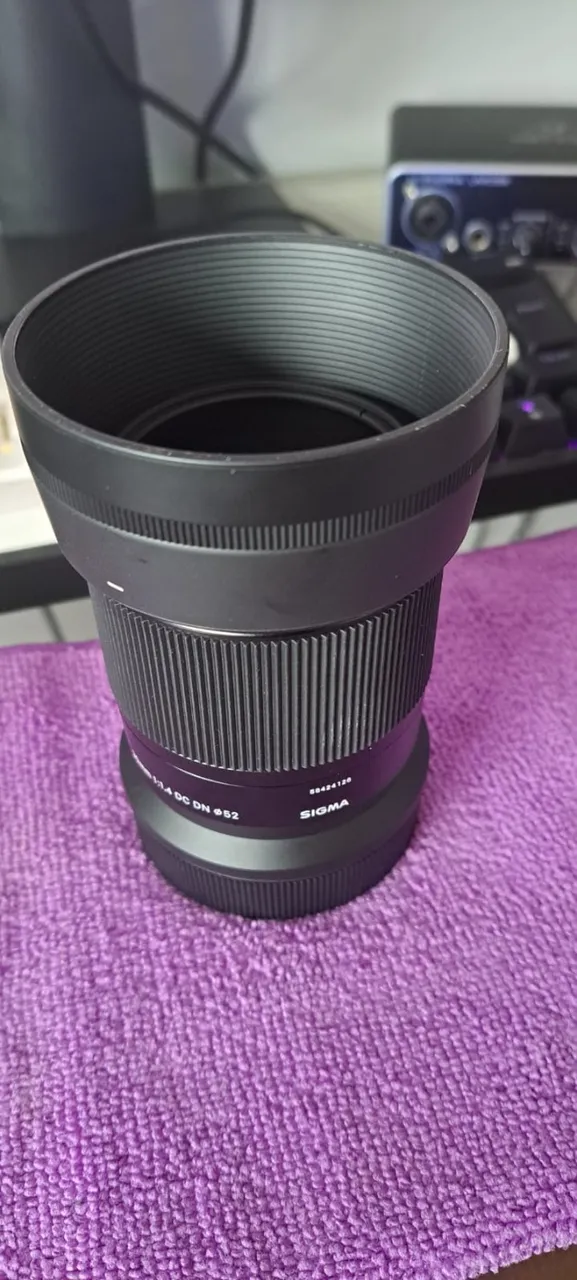 Lente Sigma Contemporary 30mm f/1.4 DC DN para Canon RF