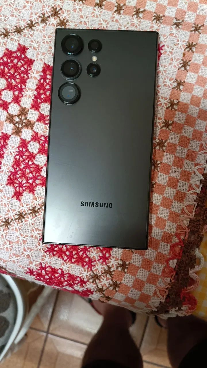 Vendo Samsung S24 ultra 512 Titanium na cor cinza - Foto 2