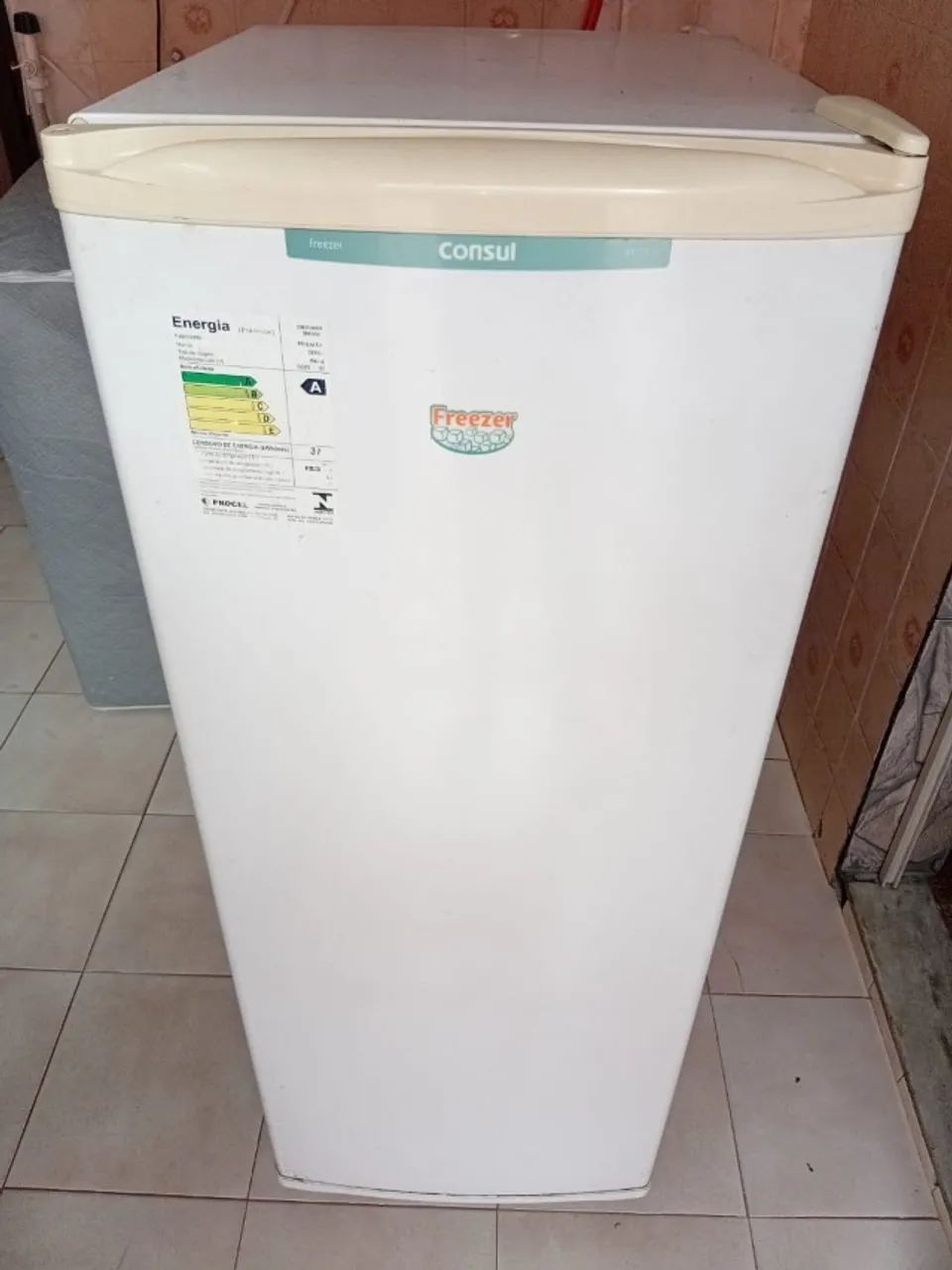 Freezer Consul Vertical 121 litros - Geladeiras e Freezers