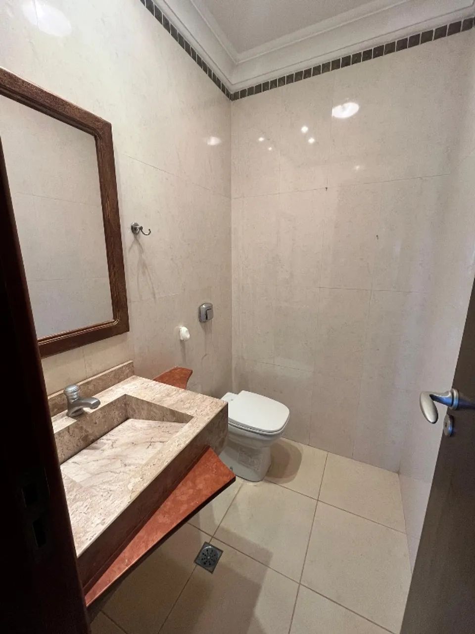 Cobertura duplex, com piscina, 4 quartos, 3 suítes no centro de Dourados - Foto 4