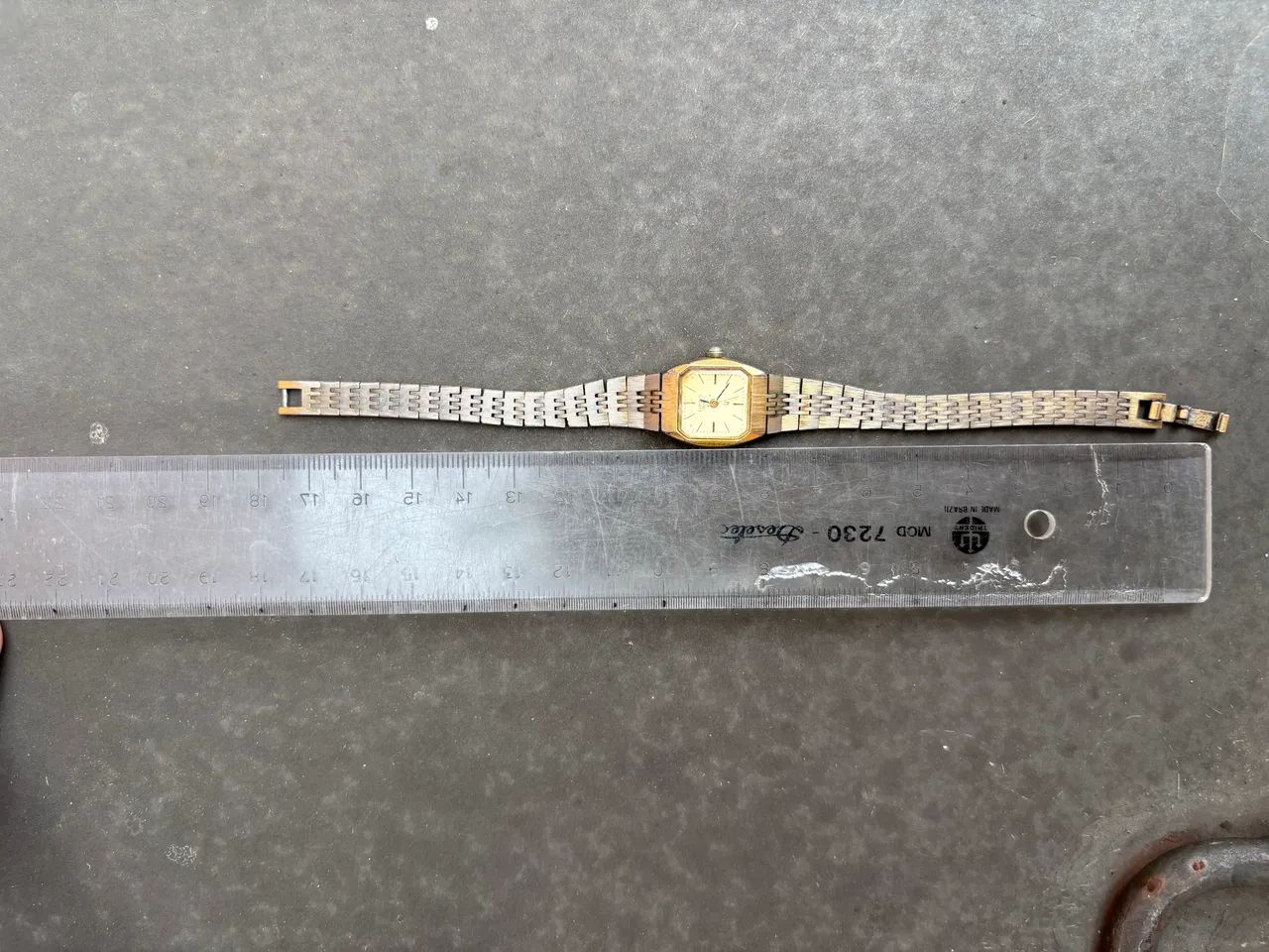 relógio citizen 1971 quartz feminino dourado - Foto 3