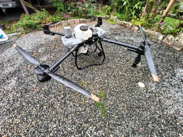 Drone agricola T25  DJI pulverização