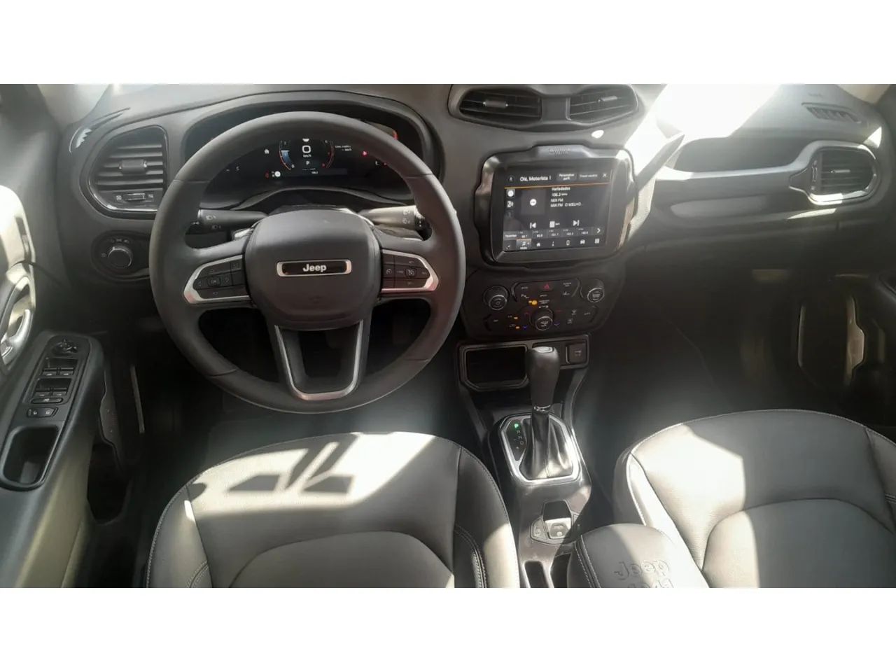 Jeep Renegade Long. T270 1.3 TB 4x2 Flex Aut., foto 10 de 16