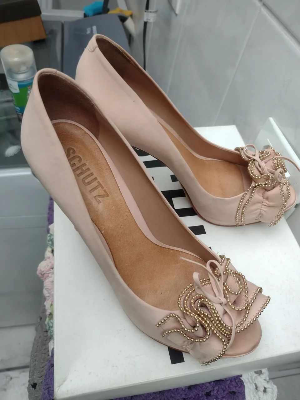 Schutz Peep Toe Rose Babados - Tam 38 - Foto 3