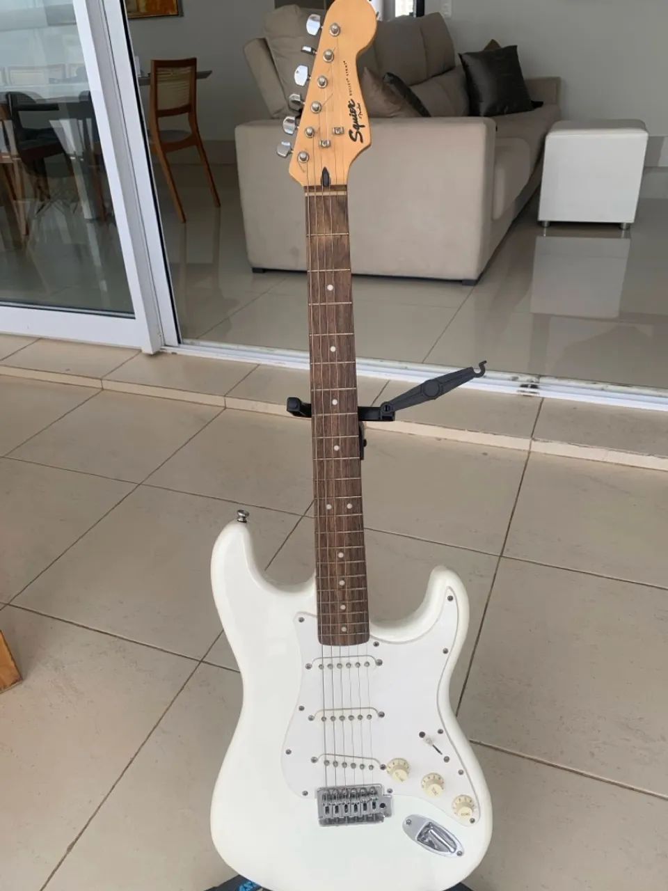 Guitarra Squier Bullet