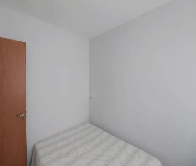 Apartamento com mobília (2QTS) para aluguel. (Aluguel anual)