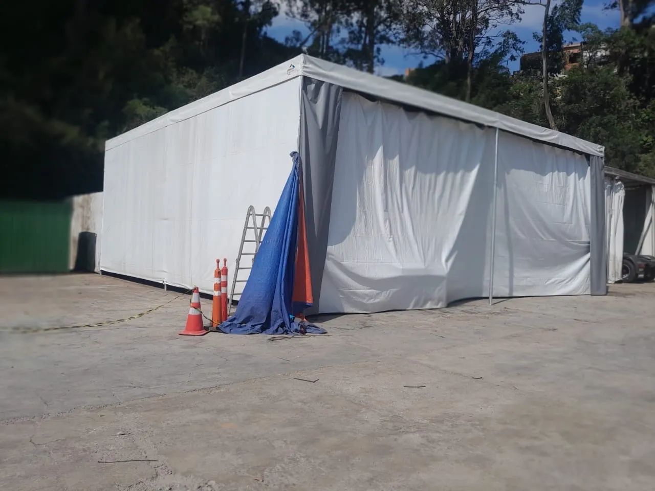 Tenda piramidal 8x8x3 com laterais  - Foto 2