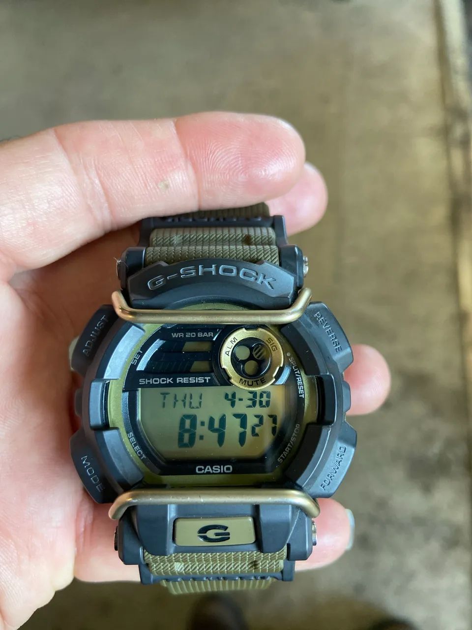 Vendo g shock GD400 semi novo - Equipamentos e Acessórios de Som