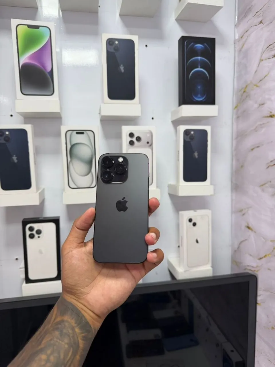 iPhone14Pro シルバー　128GB Apple iPhone 14 Pro 128GB Prateado | Casas Bahia