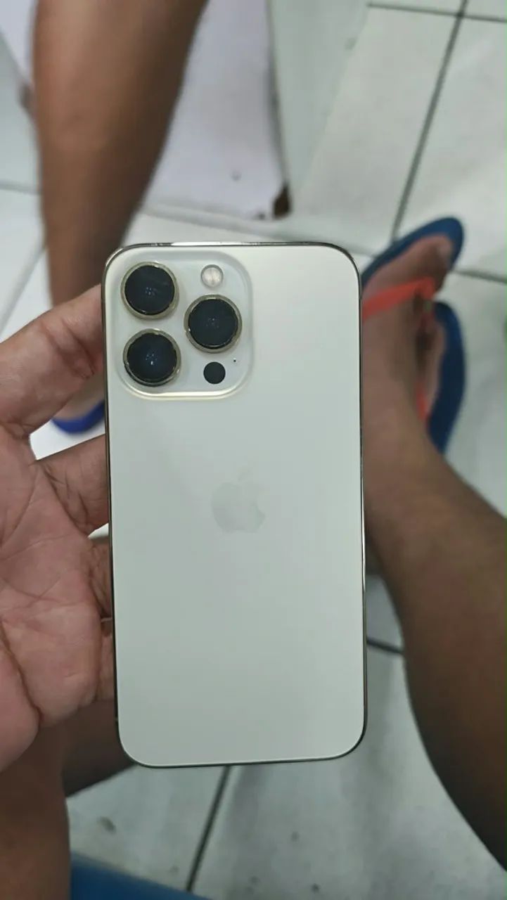 iPhone 13 Pro Dourado  - Foto 2