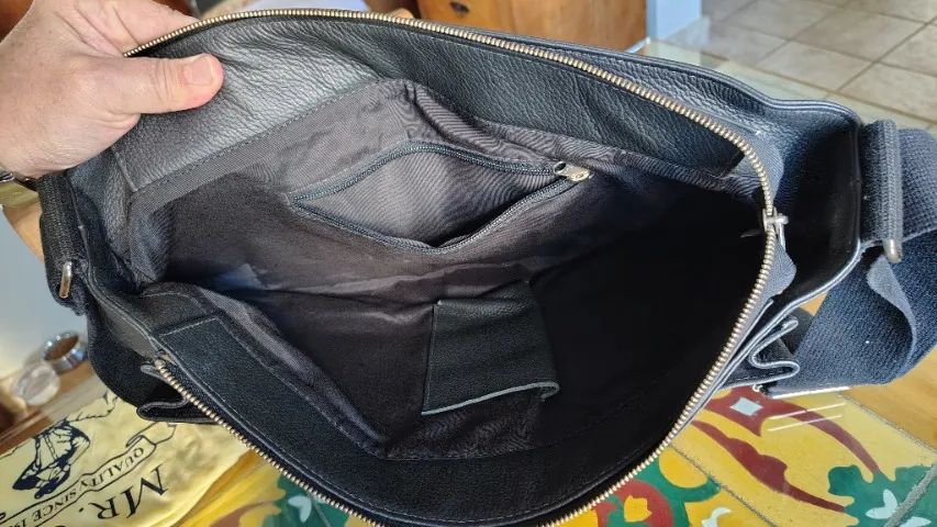 bolsa carteiro mr cat couro legítimo preta - Foto 3