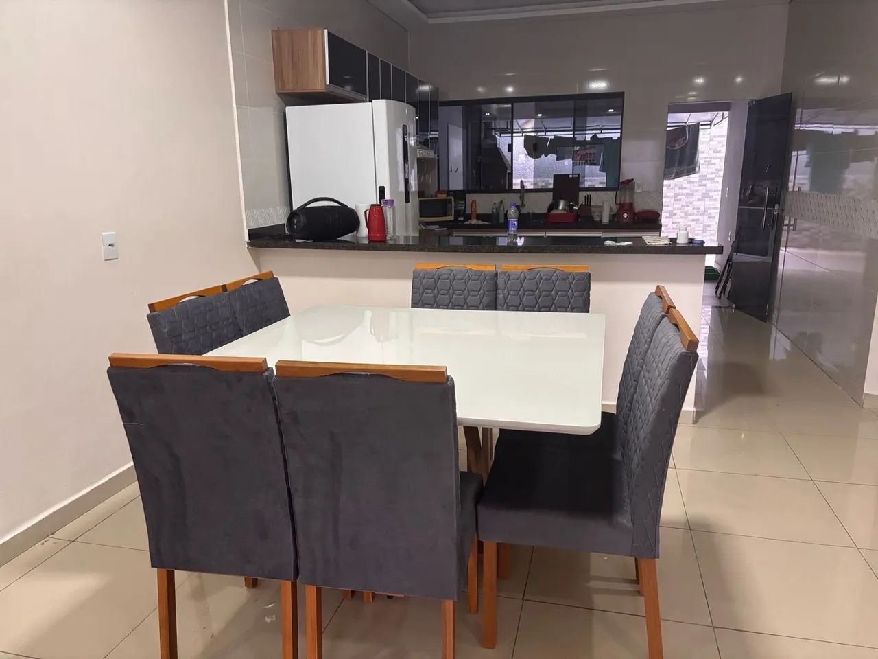 Mesa Tampo de vidro, pés em madeira 8 lugares - Foto 2
