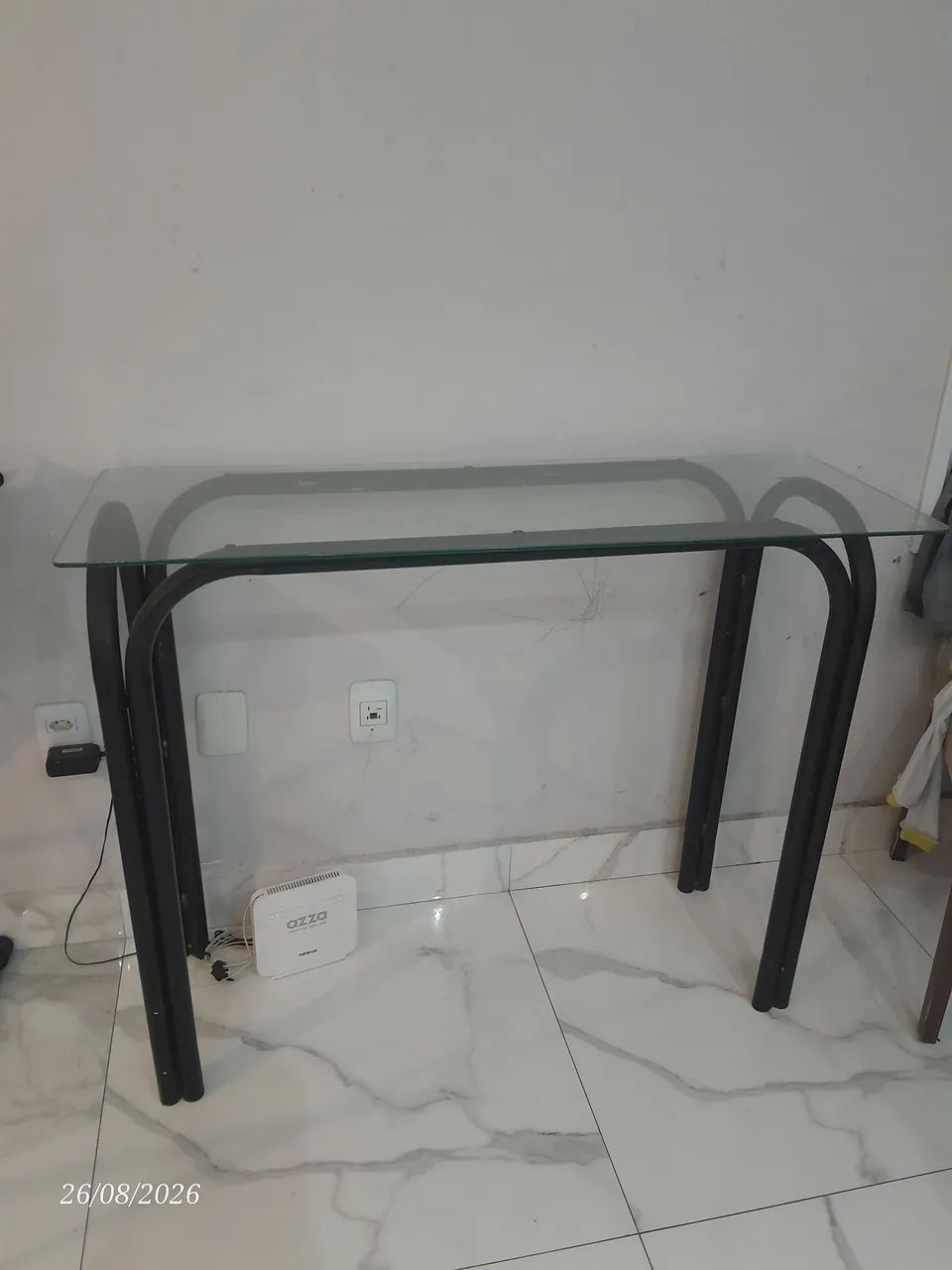 Aparador com mesa em vidro