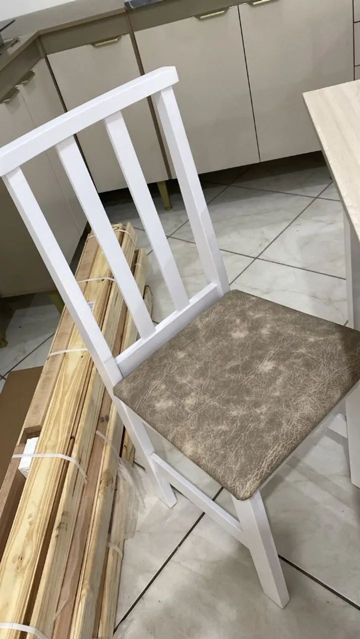 Mesa modelo mordeno impecável estado - Foto 2
