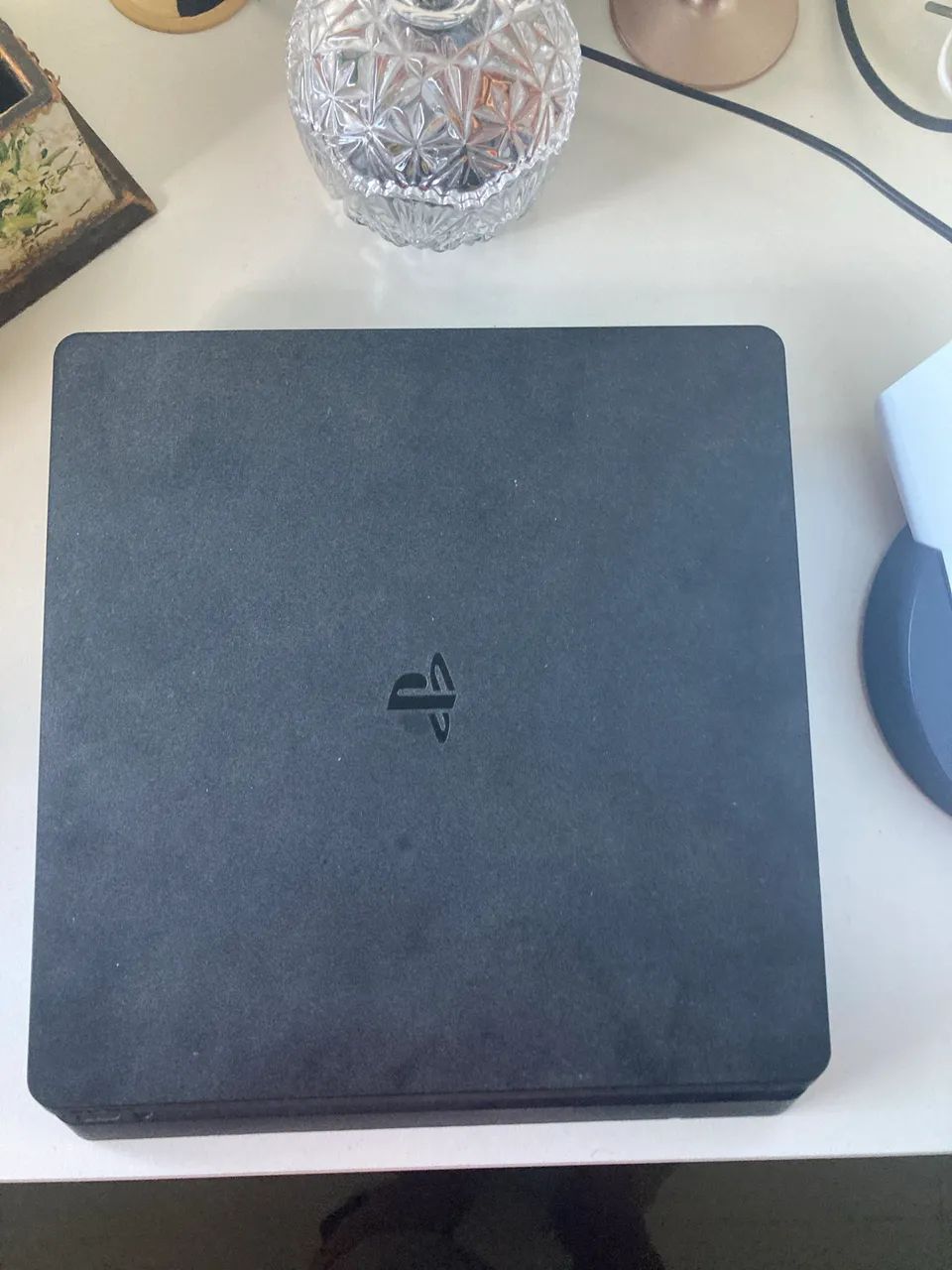 PlayStation 4 500 com 2 controles e 4 jogos 