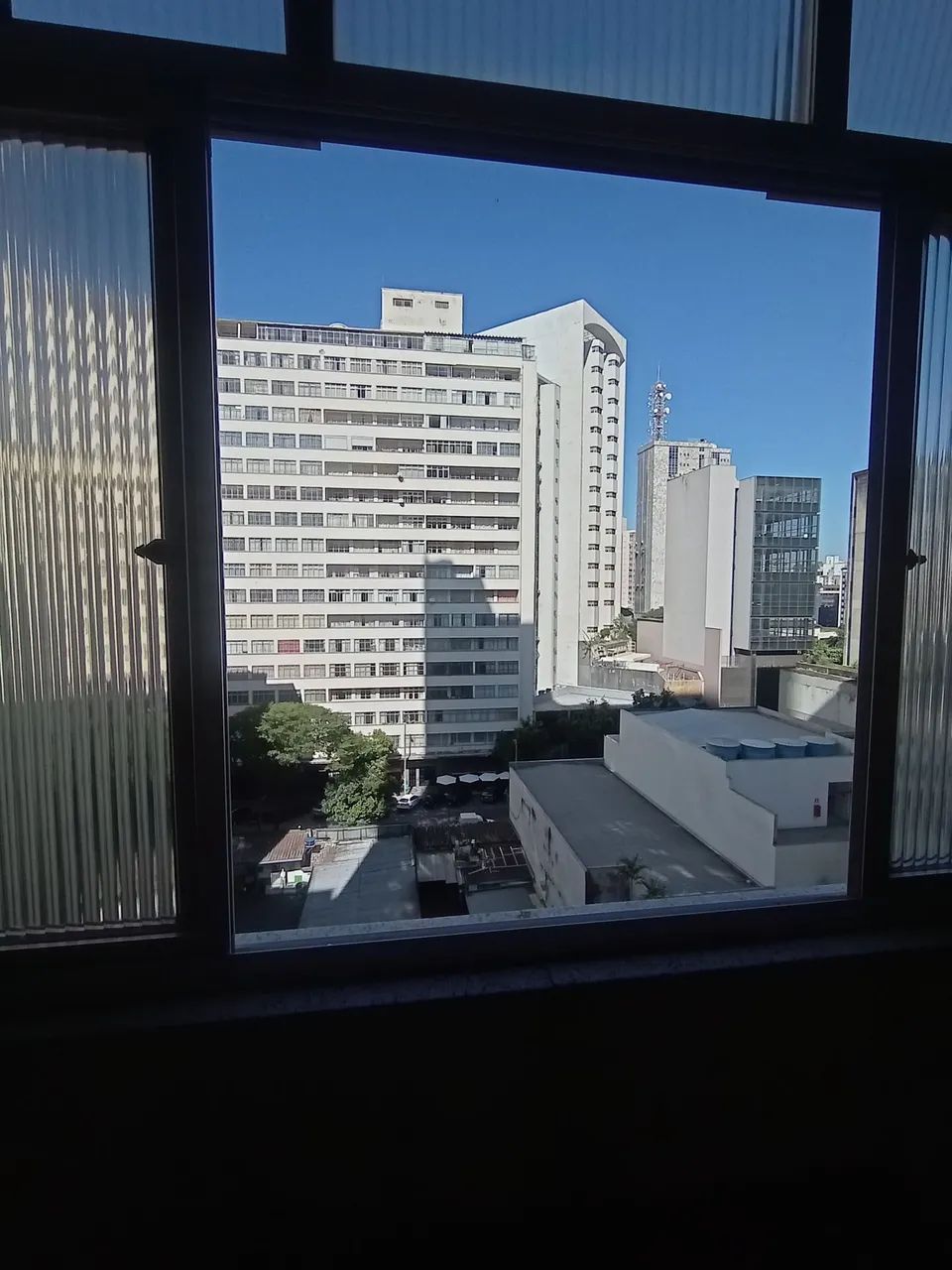 Alugo quarto no Ed. Maleta - Foto 4