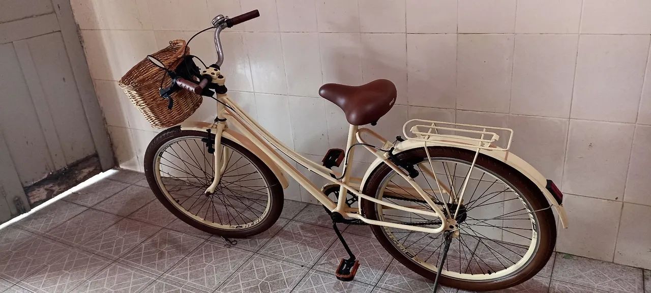 Bicicleta feminina vintage com cestinha bege aro 26 - Foto 5