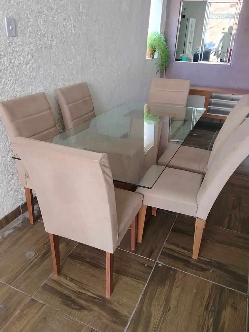 Vendo mesa  com 6 cadeira entrego  - Foto 3