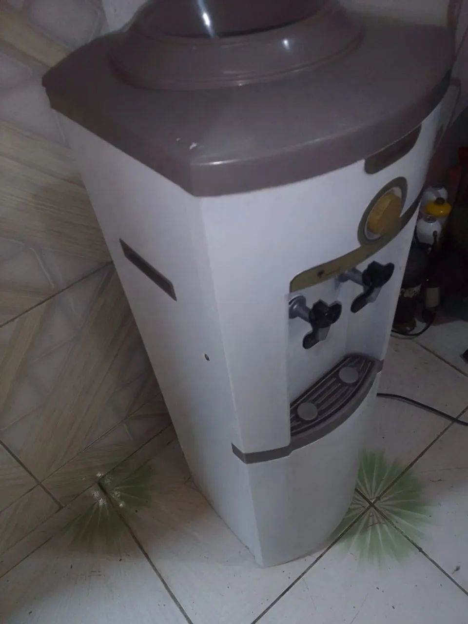 Bebedouro funcionando perfeitamente 