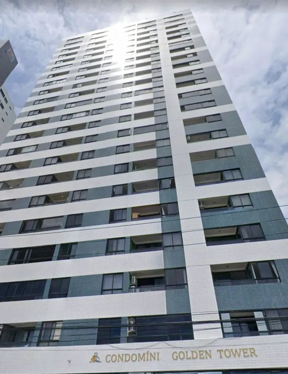 FLAT GOLDEN TOWER AREIA PRETA