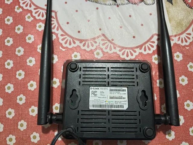 Kit 2 Roteadores D-Link (DIR-615 e DIR-611) - 300Mbps - Repetidores - Foto 3