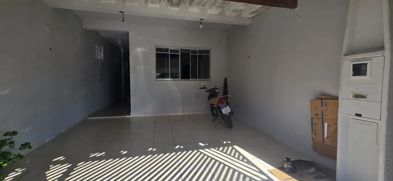 VENDO CASA COM 3 QUARTOS SENDO 1 SUITE - Foto 2