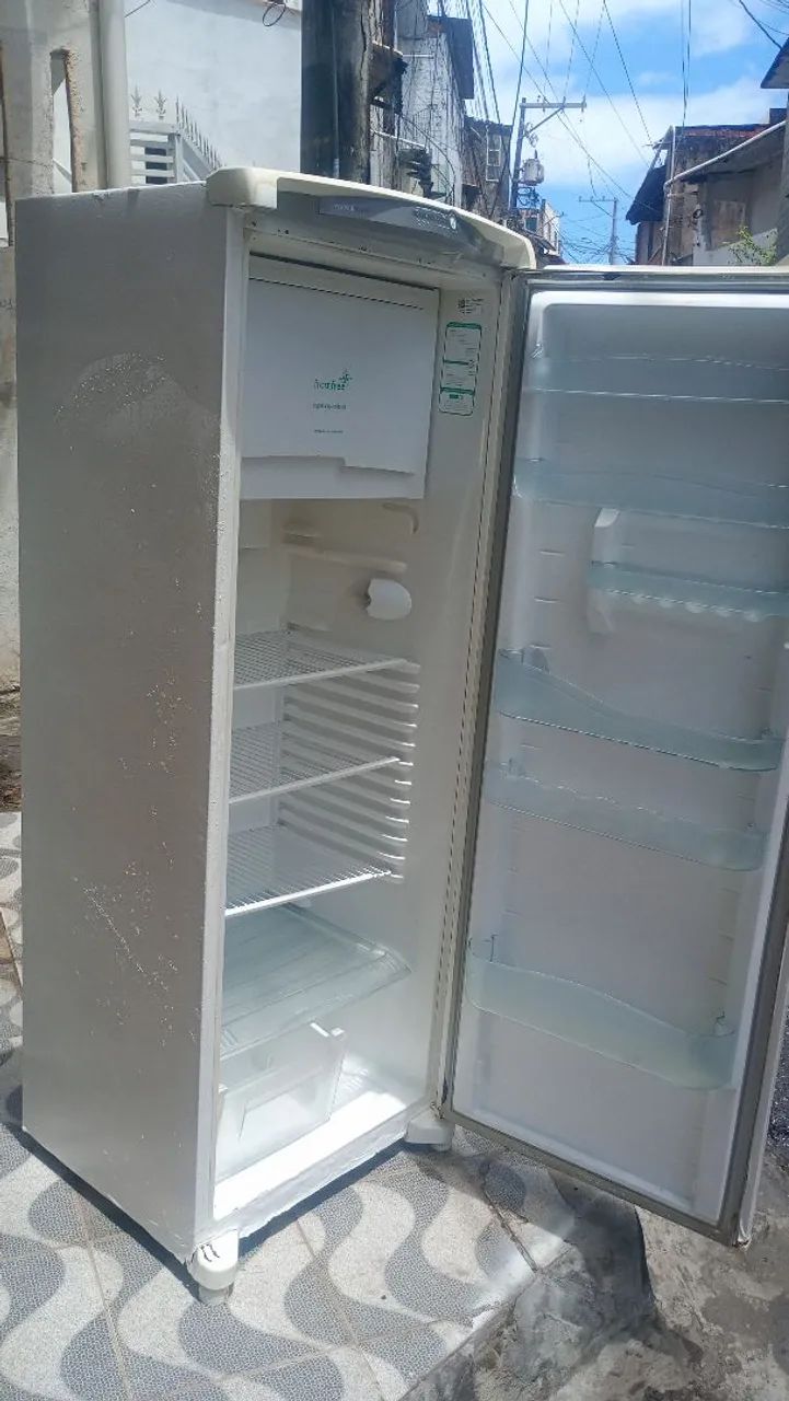 Vendo geladeira funcionando - Foto 4