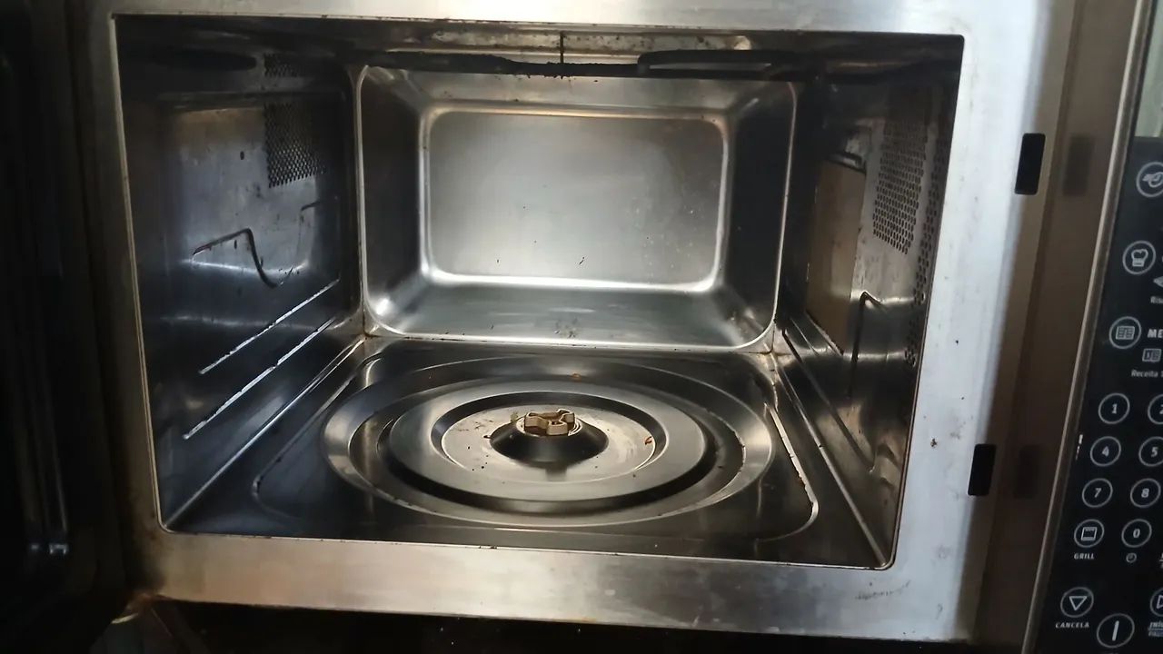 Vende-se micro-ondas leia o anúncio  - Foto 2