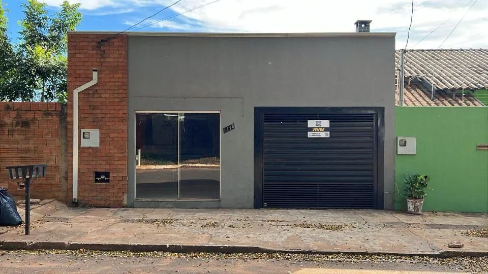 Casa Térrea com Salão Comercial