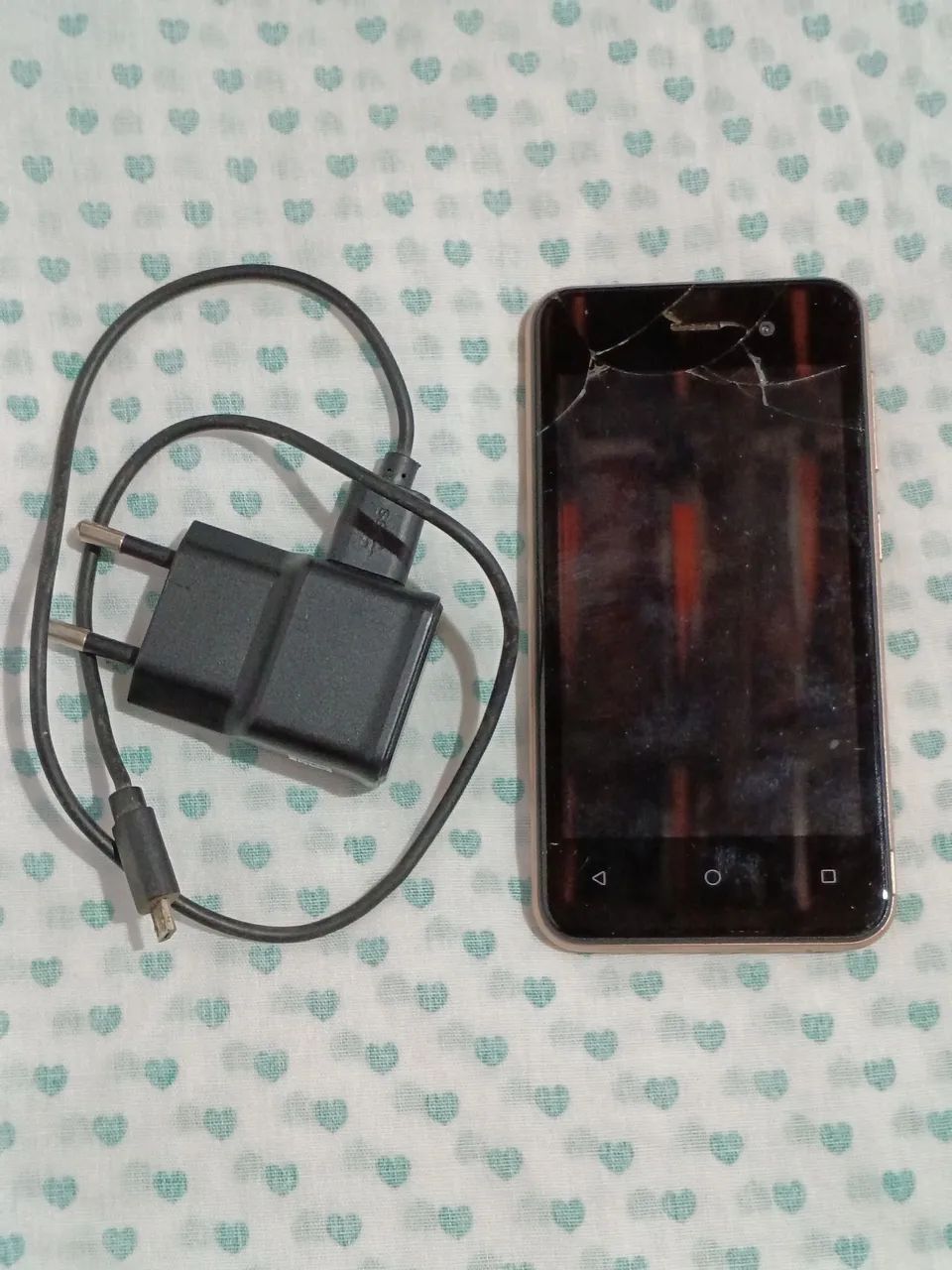 Celular MULTILASER com frontal trincada. - Foto 2