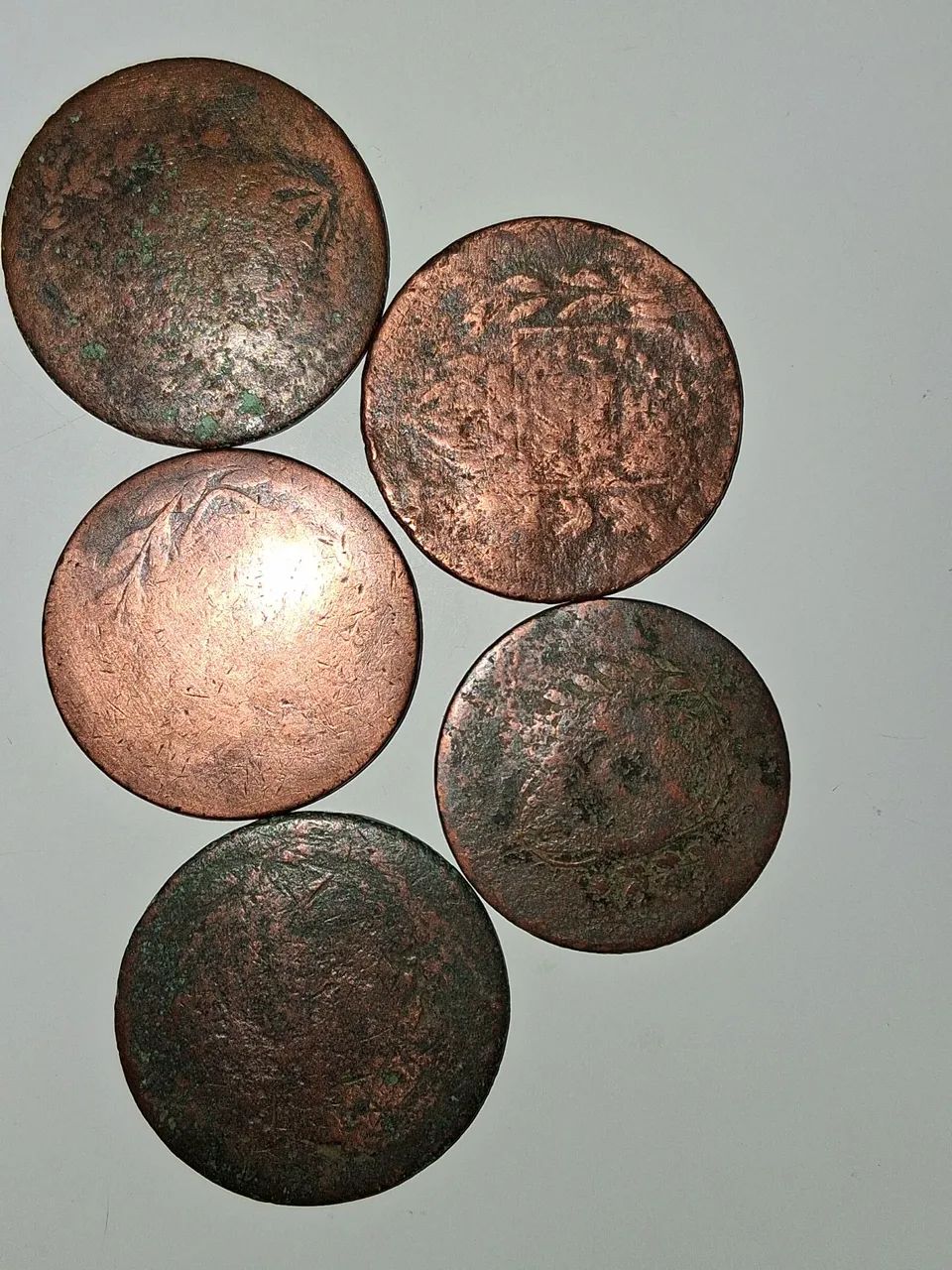 Lote com 5 moedas patacão da época do império, sem marcas de data - Foto 4