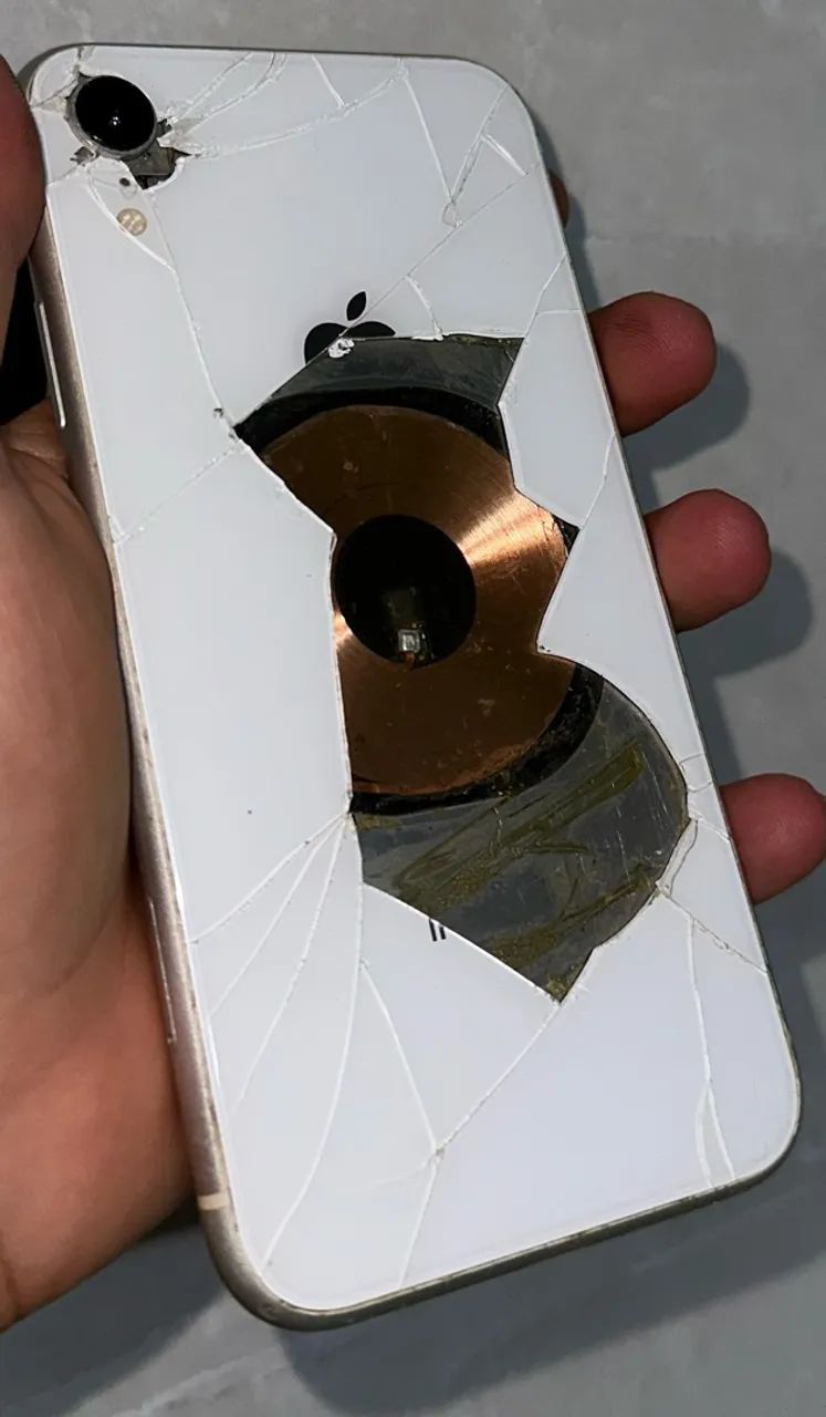 Vendo ou troco iPhone XR - Foto 2