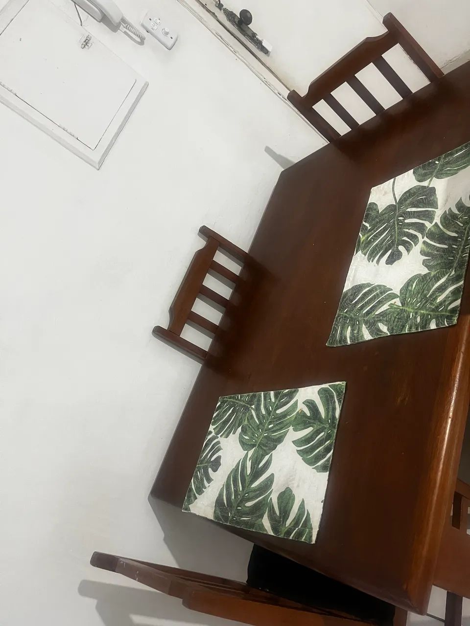 Mesa madeira com 4 cadeiras - Foto 3