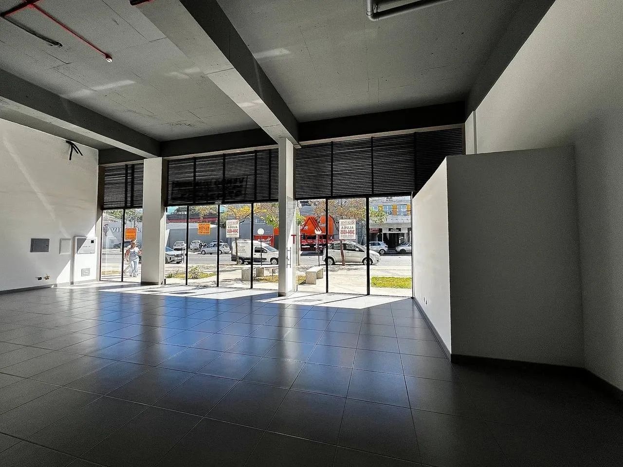 Loja Comercial 259m² Pé-direito de 5,5m - Foto 3