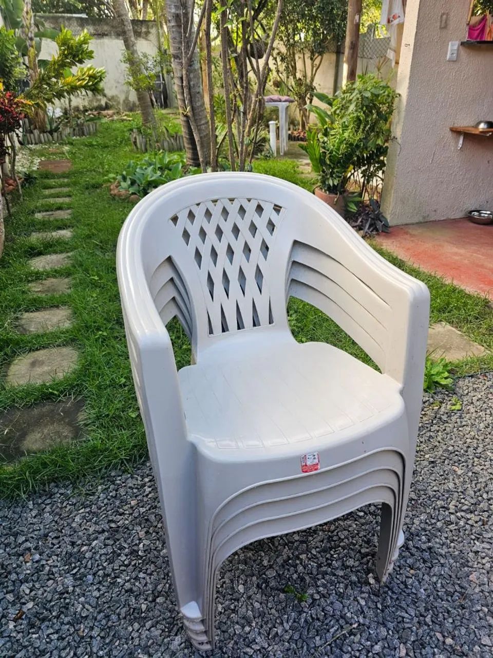 Cadeiras plásticas 