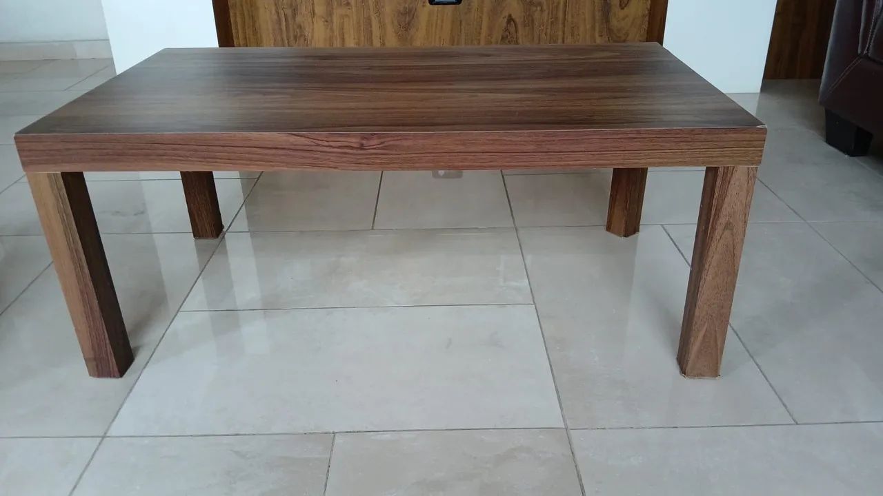 Mesa de Centro Retangular em Madeira - Perfeita para Sala de Estar (Excelente Estado) - Foto 3