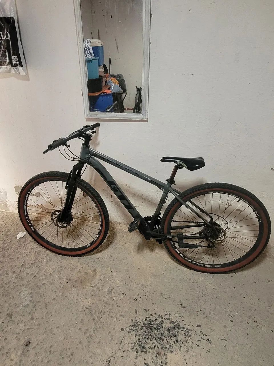 Bicicleta gti cinza