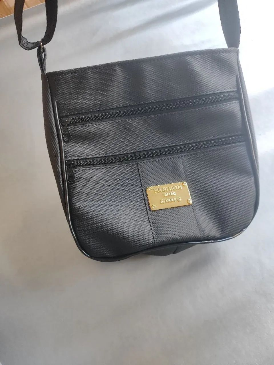 Bolsa transversal com alça regulavel 