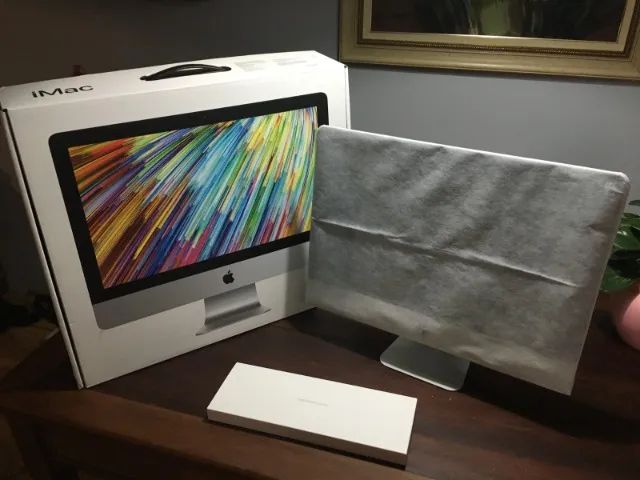 Apple iMac 21.5? 4K (2019) Core i5 - Completo - Estado de Novo