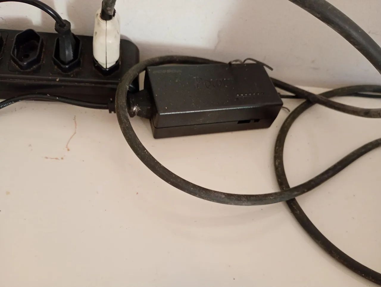 Vendo dois notebooks sim+,funcionam ,porém para retirada de peças. - Foto 2