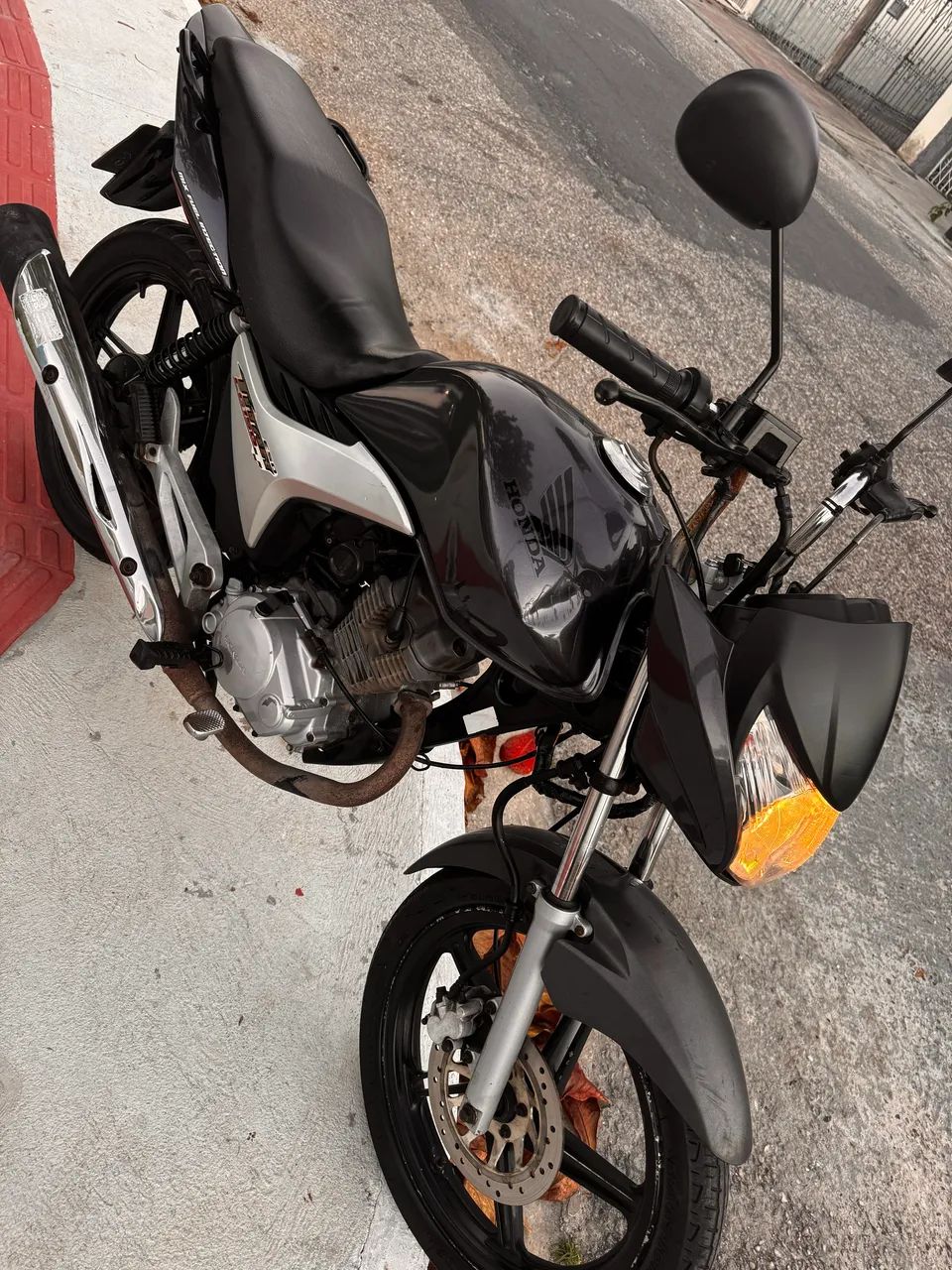 Vendo titan 150 