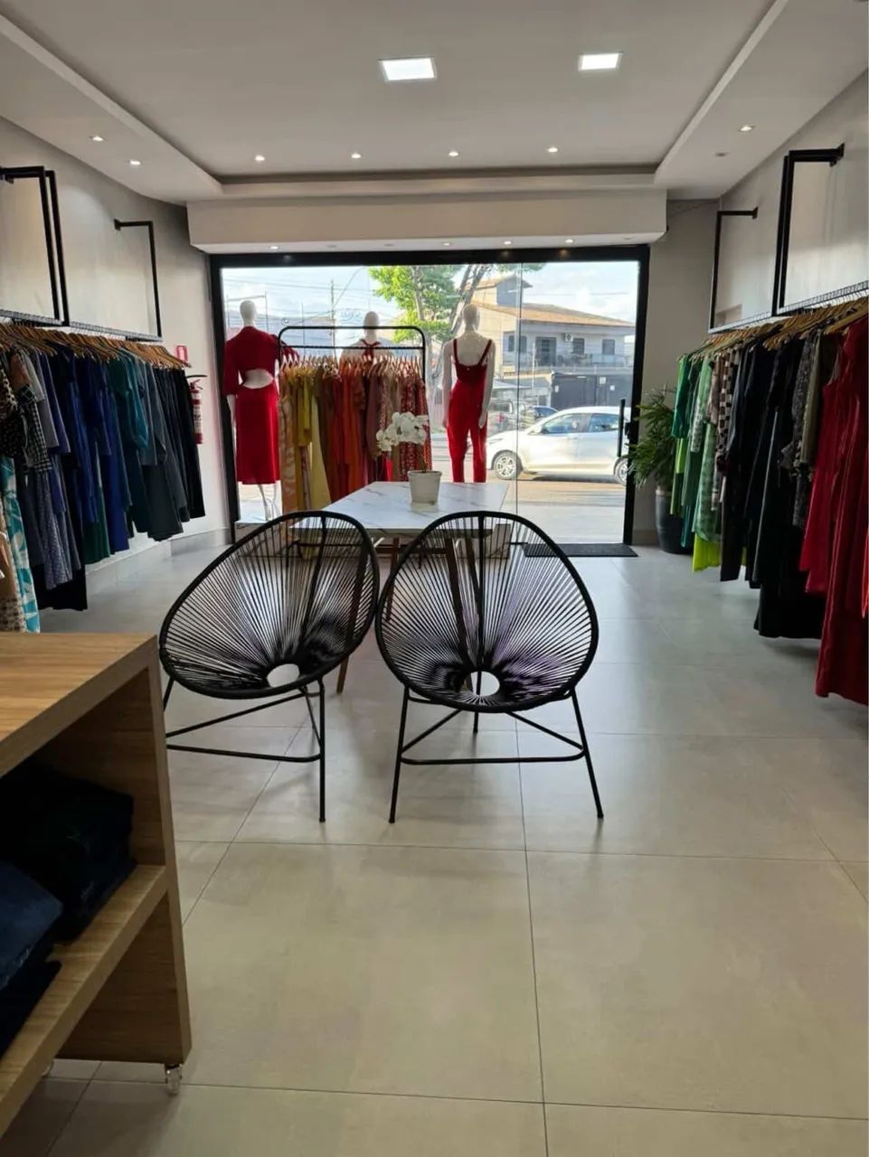 Vendo loja completa  de roupas  - Foto 4
