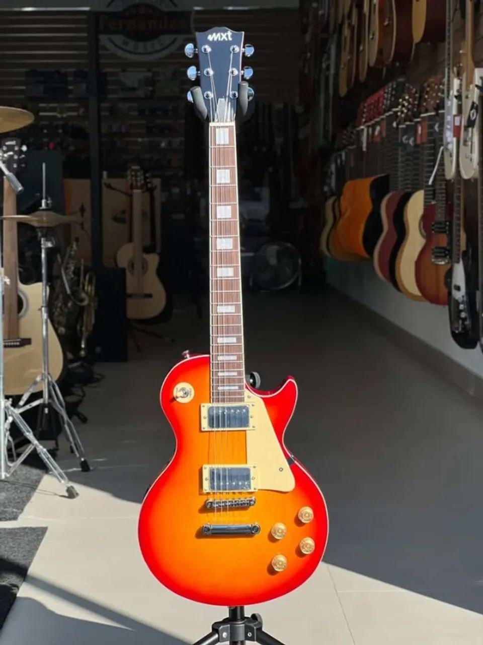 Guitarra MXT Les Paul 