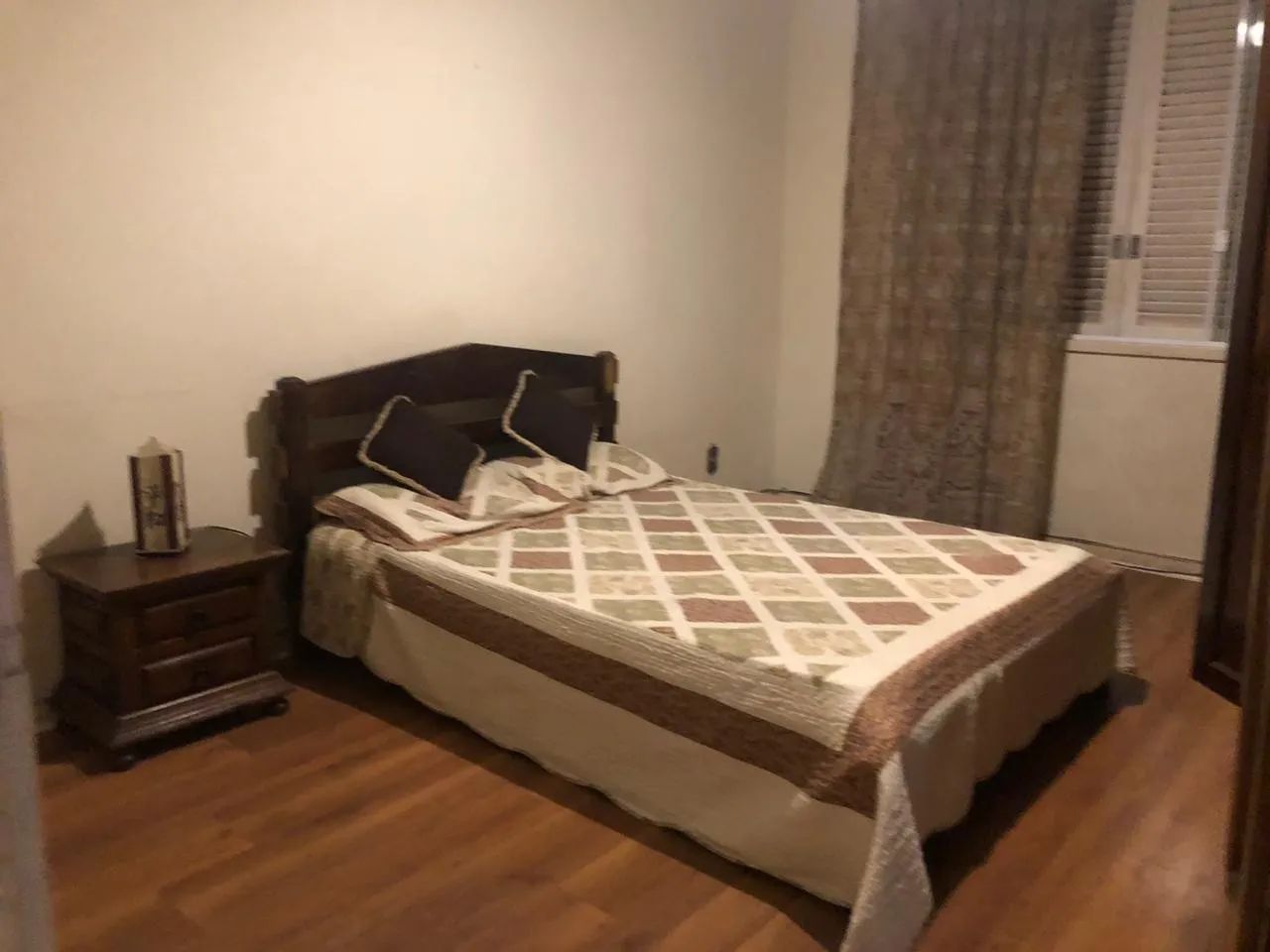 Alugo quarto mobiliado para moças  - Foto 3