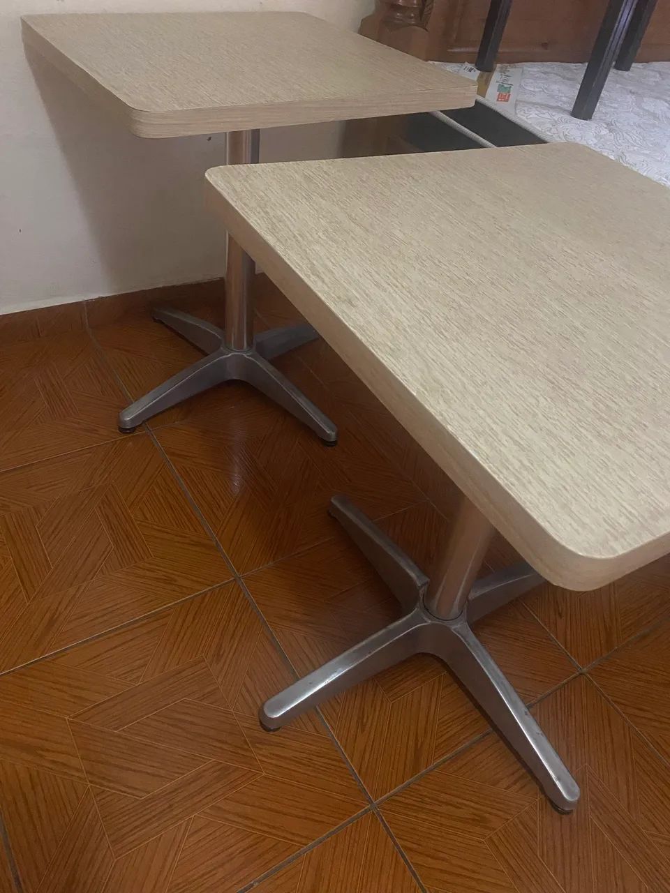 Mesa lanchonete/ Bar e restaurante com base de ferro  - Foto 3