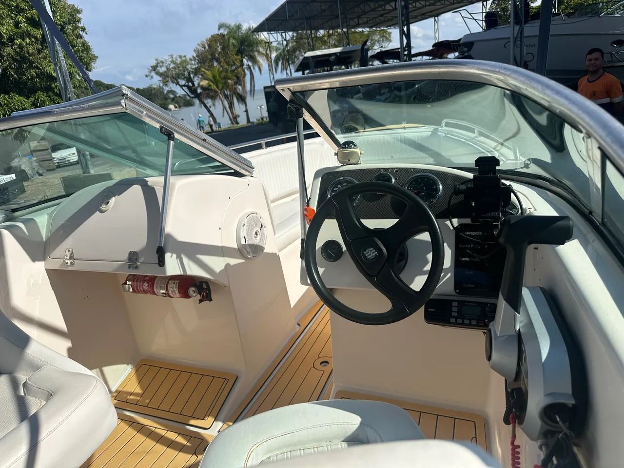 Lancha 2024  Ventura 19 motor 2024 com 100 hp 56 hr